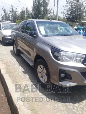 Toyota Hilux 2020 Gray