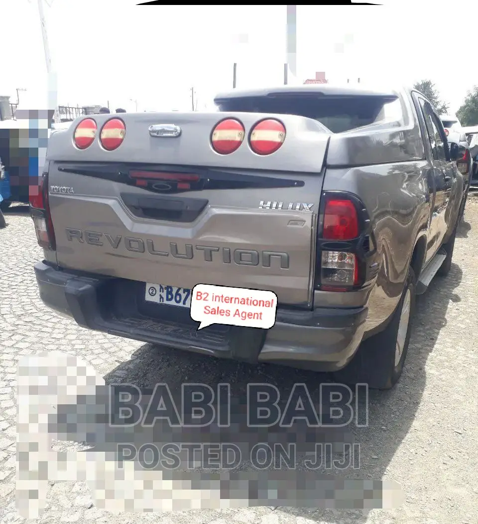 Toyota Hilux 2020 Gray