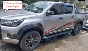 Toyota Hilux 2022 Silver