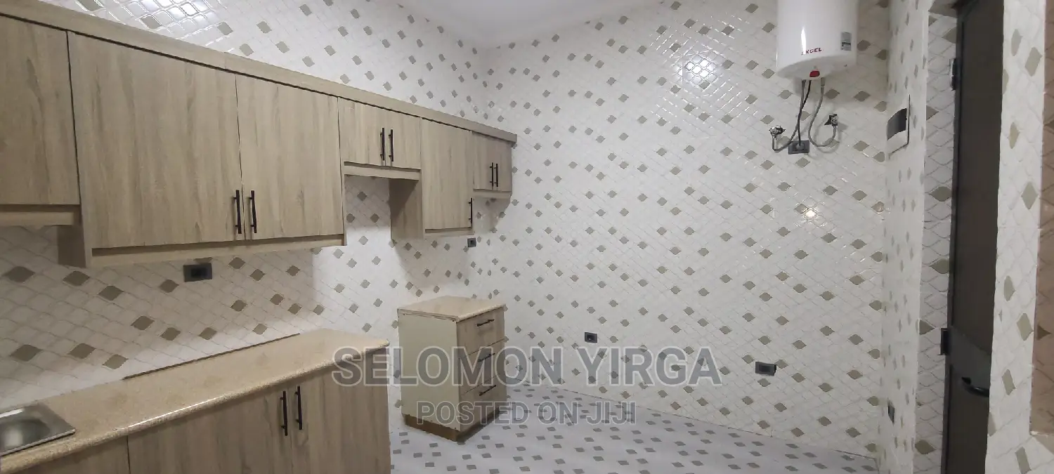 3bdrm Villa in አድስ አበባ, Bole for sale