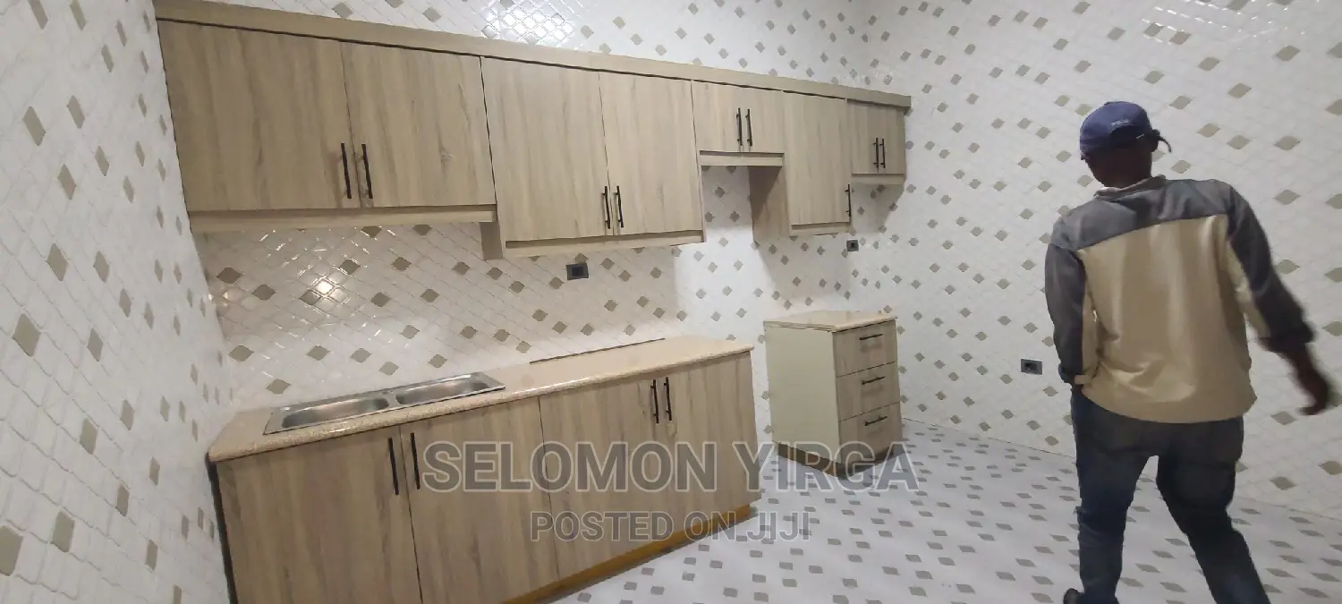 3bdrm Villa in አድስ አበባ, Bole for sale