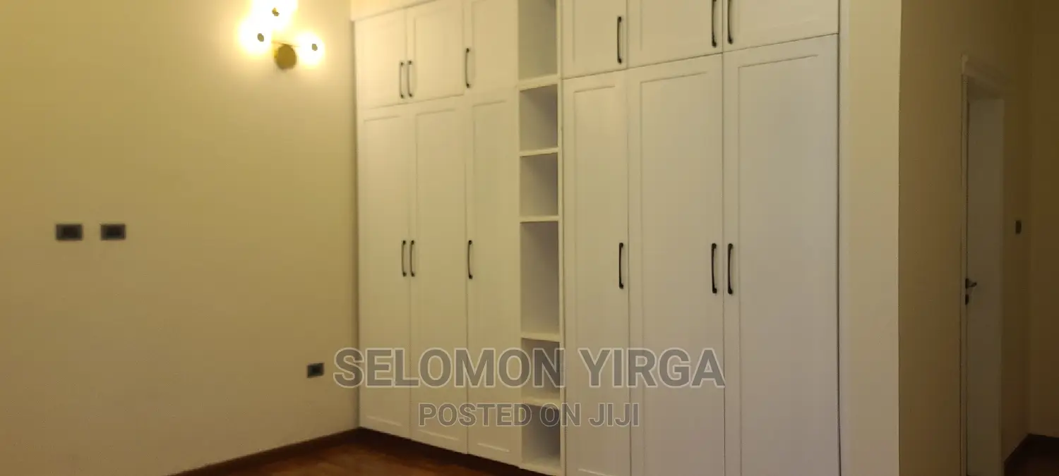 3bdrm Villa in አድስ አበባ, Bole for sale