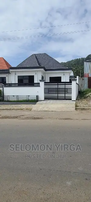 3bdrm Villa in አድስ አበባ, Bole for sale