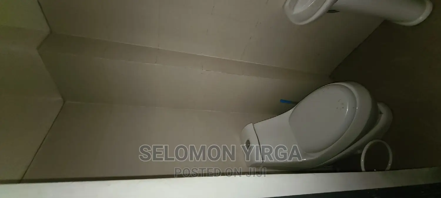 5bdrm House in አድስ አበባ, Bole for sale