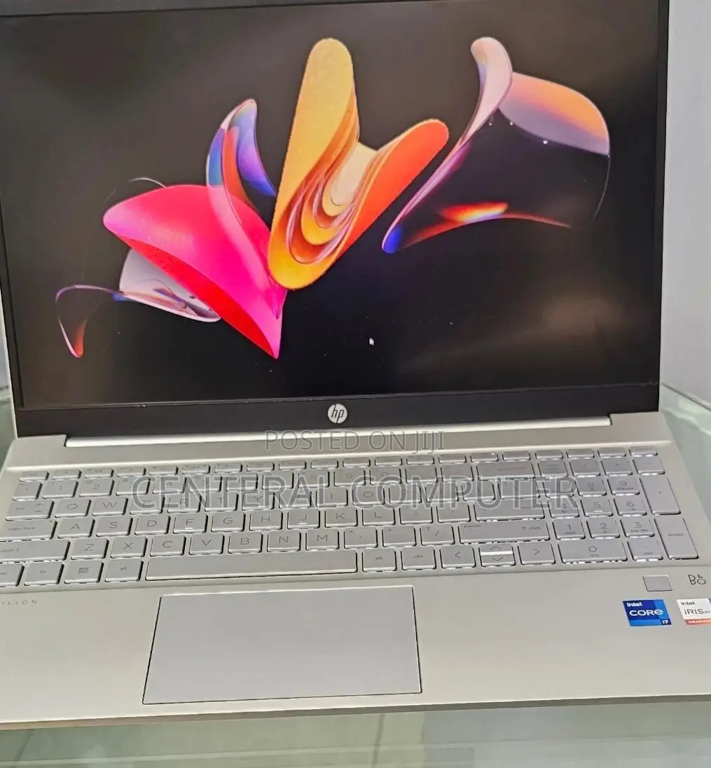 New Laptop HP Pavilion 13 X360 16GB Intel Core I7 SSD 512GB