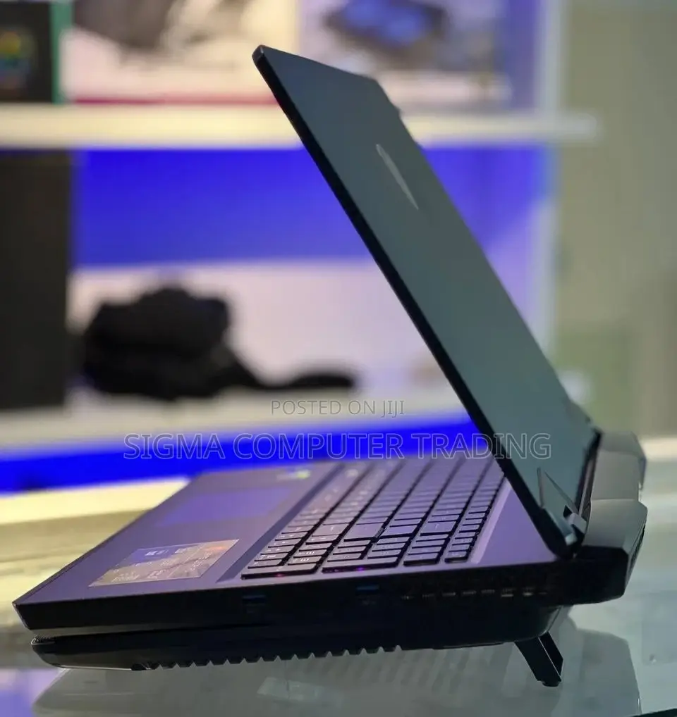 New Laptop MSI GP75 Leopard 16GB Intel Core I7 SSD 1T