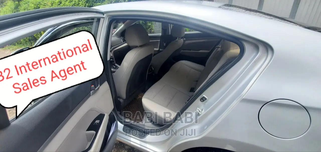 Hyundai Elantra 2017 Silver
