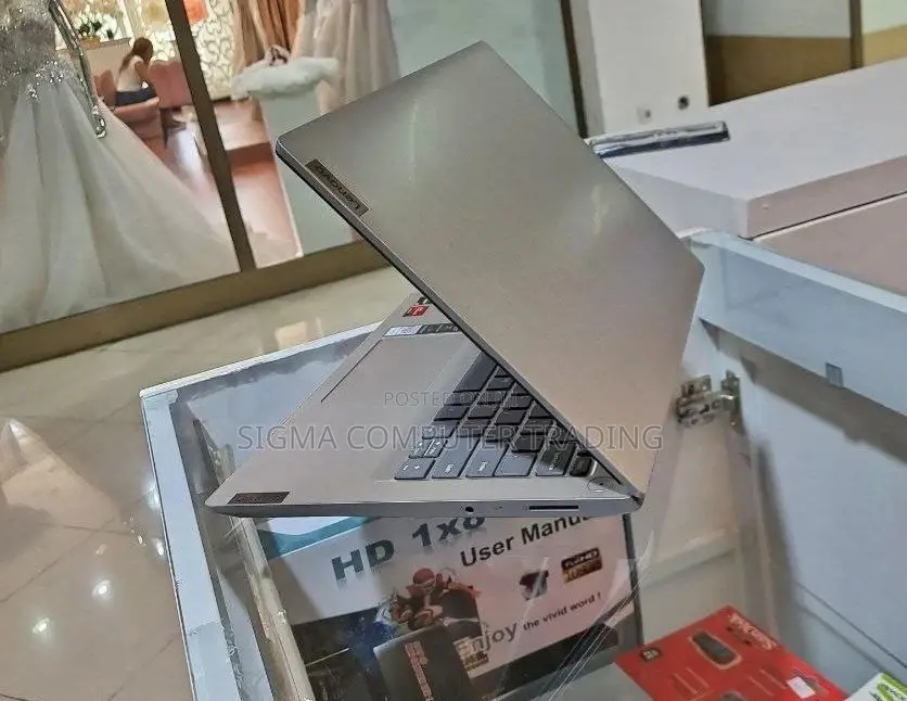 New Laptop Lenovo Ideapad 3 8GB AMD Ryzen 5 HDD+SSD 500GB