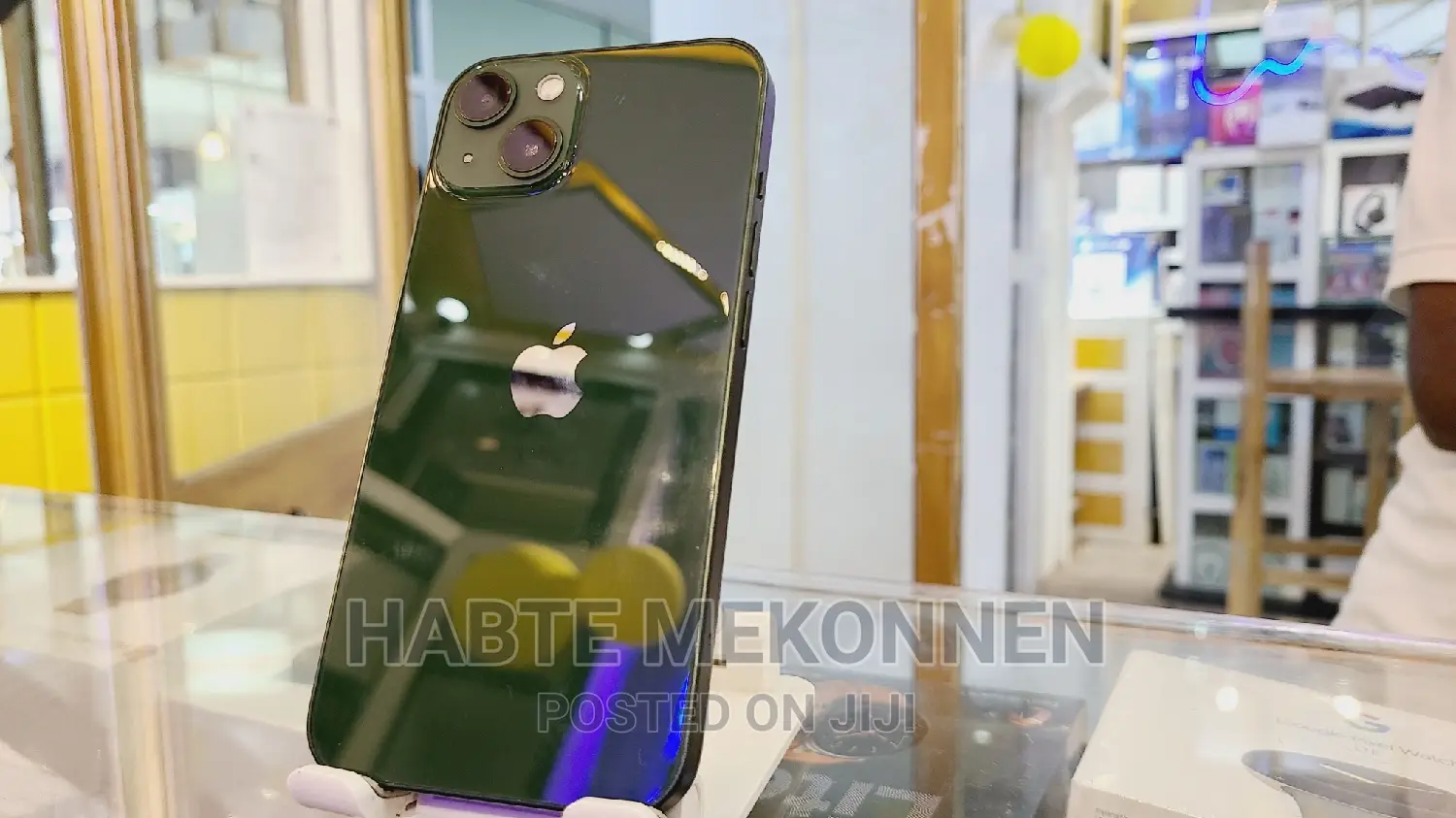 New Apple iPhone 13 128 GB Green