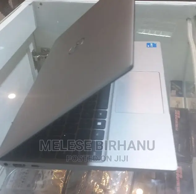 New Laptop Dell 8GB Intel Core I5 SSD 256GB