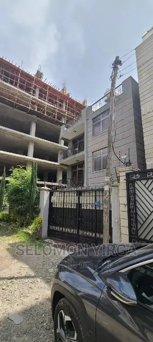 5bdrm House in አድስ አበባ, Bole for sale