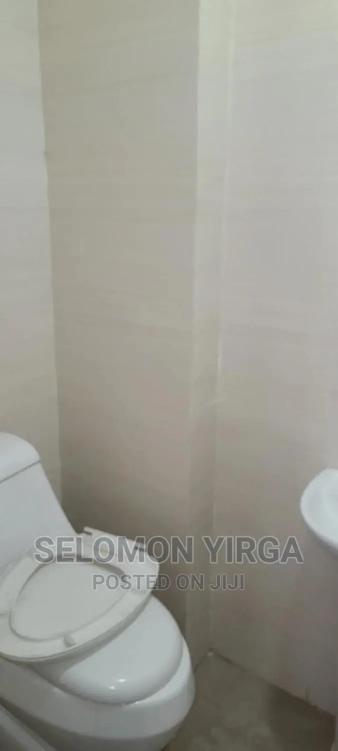 5bdrm House in አድስ አበባ, Bole for sale