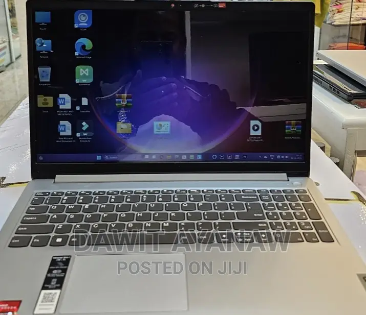 New Laptop HP 8GB AMD Ryzen 5 SSD 512GB