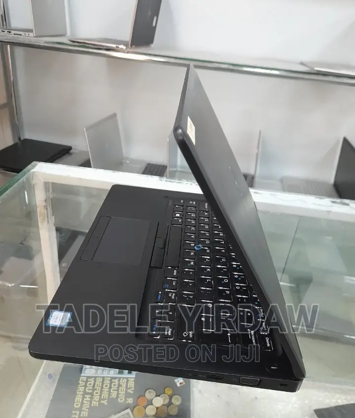 Laptop Dell Latitude 5310 8GB Intel Core I5 SSD 512GB