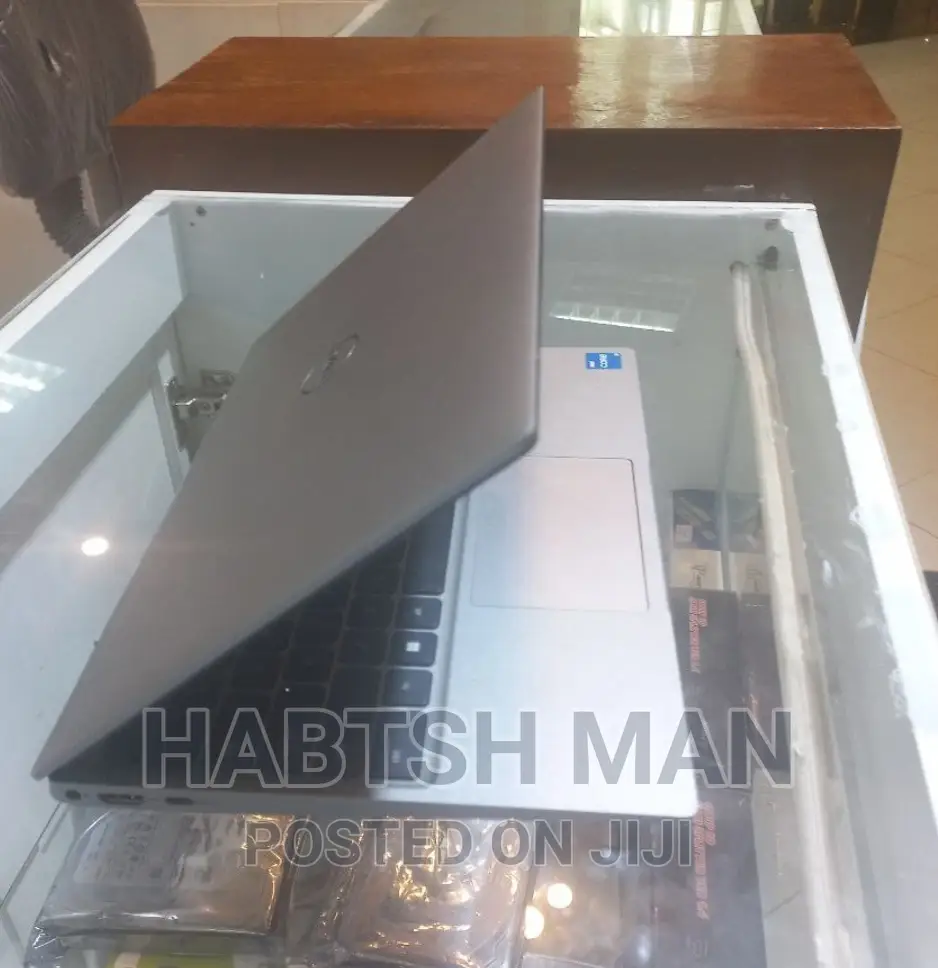 New Laptop Dell Latitude 13 3340 8GB Intel Core I5 SSD 256GB