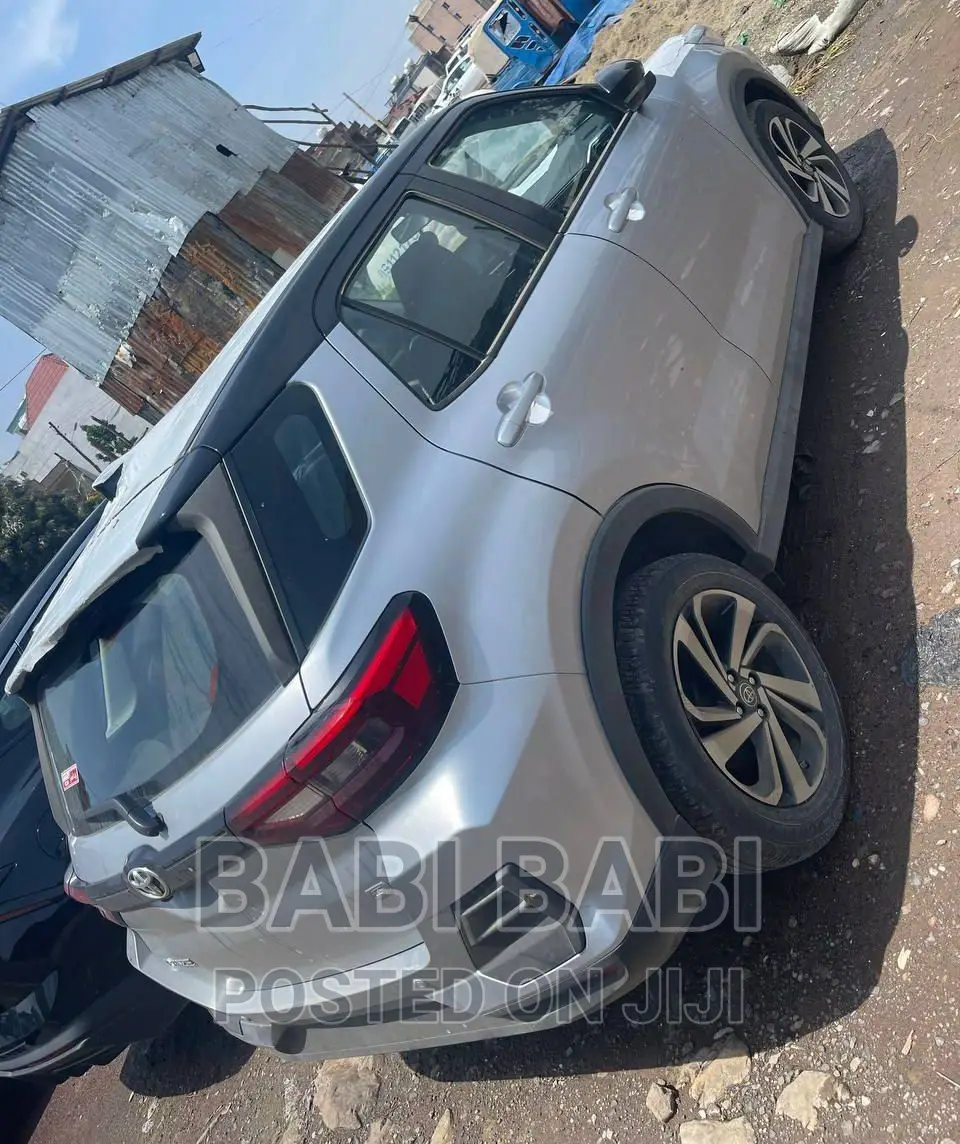 New Toyota Raize 2023 Silver