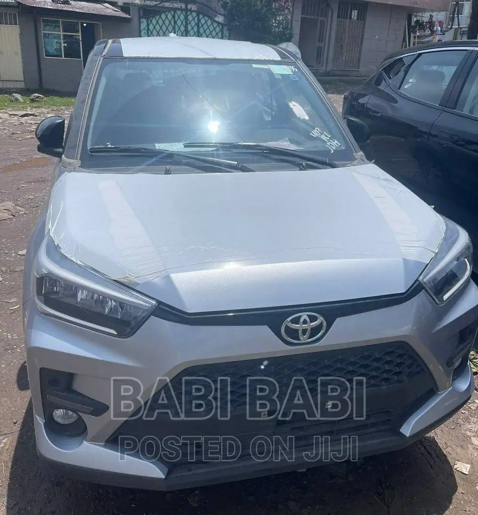 New Toyota Raize 2023 Silver