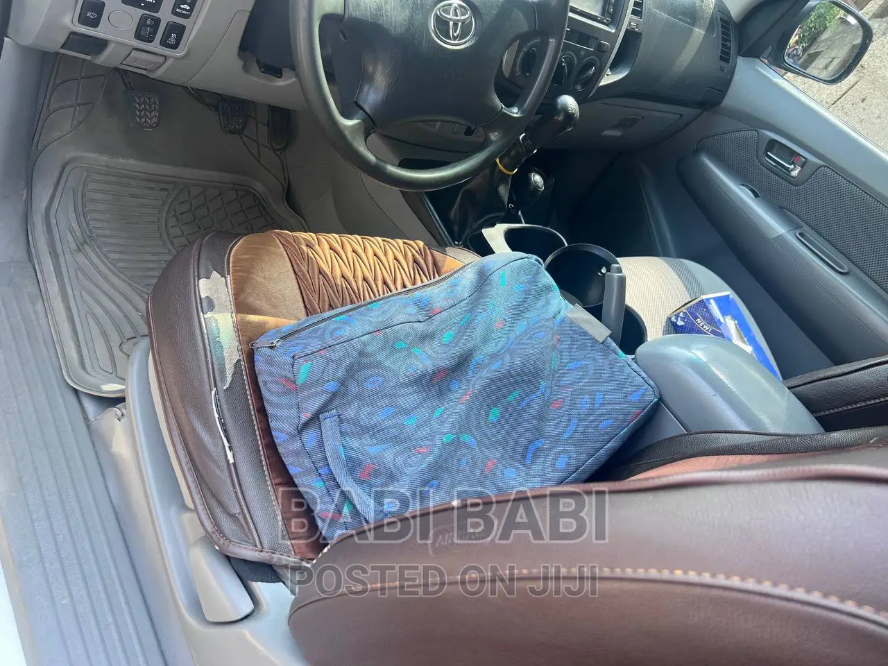 Toyota Hilux 2010 Gray