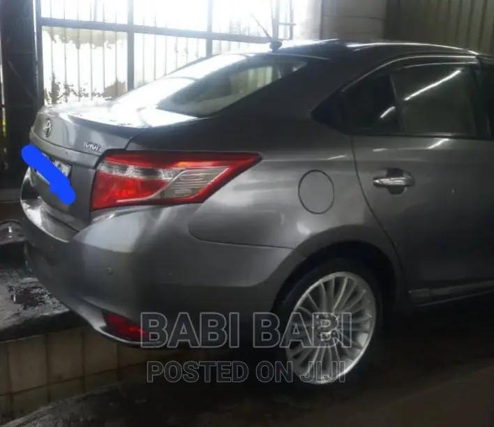 Toyota Yaris 2016 Silver