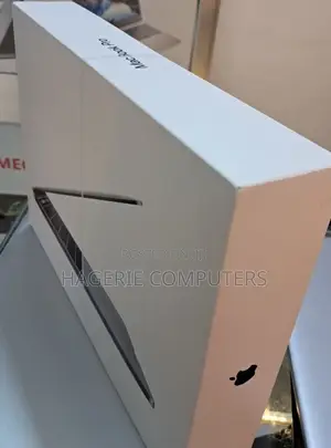 Photo - New Laptop Apple MacBook Pro 2018 8GB Intel Core I5 SSD 256GB