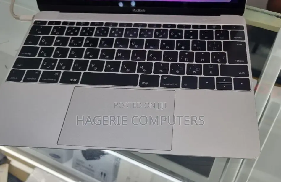 New Laptop Apple MacBook Pro 2016 8GB SSD 256GB
