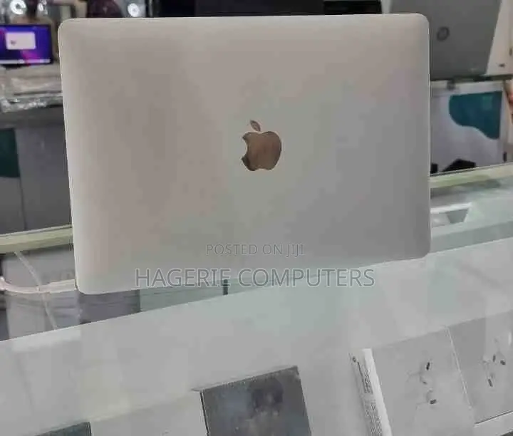 New Laptop Apple MacBook Pro 2016 8GB SSD 256GB