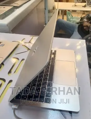 New Laptop Apple MacBook Air 2020 M1 8GB Intel Core I7 SSD 256GB