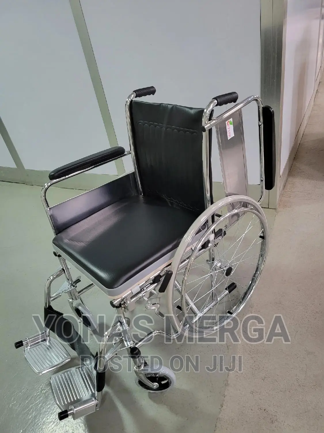 Desco/Wheelchair/ Commode Wheelchair/Propelled/Wheelchairs