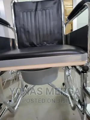 Desco/Wheelchair/ Commode Wheelchair/Propelled/Wheelchairs