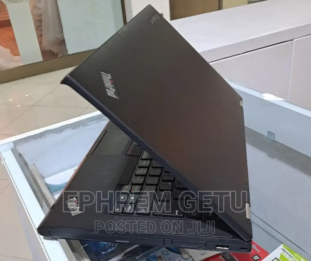 New Laptop Lenovo ThinkPad A20p 4GB Intel Core I5 HDD 320GB