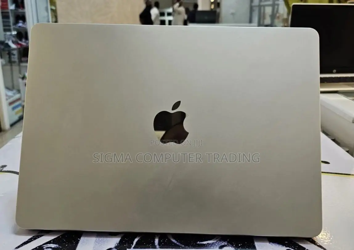 New Laptop Apple MacBook Air 2022 M2 8GB Apple M2 SSD 256GB