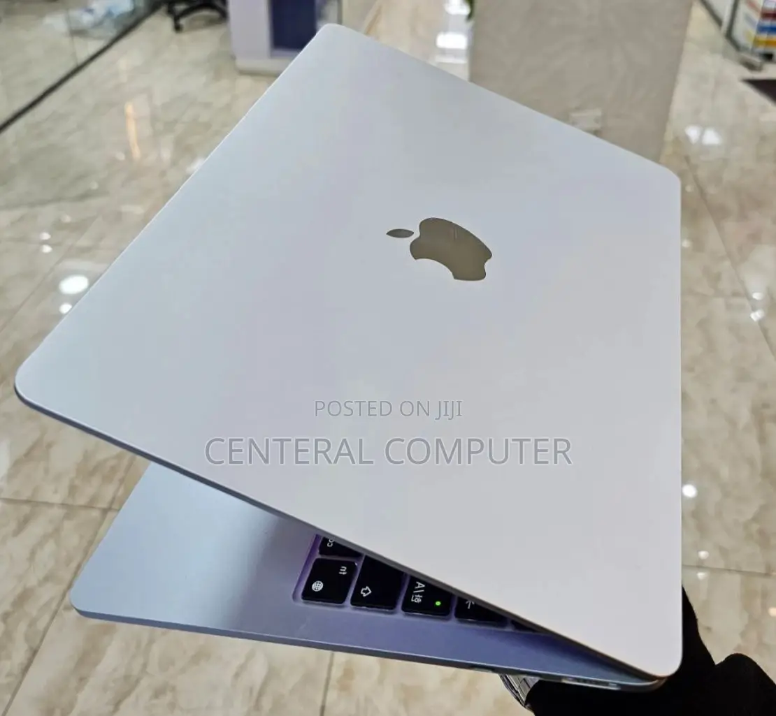 New Laptop Apple MacBook Air 2022 M2 8GB Apple M2 SSD 256GB