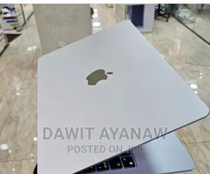 Photo - New Laptop Apple MacBook Air 2022 M2 8GB Apple M2 SSD 256GB