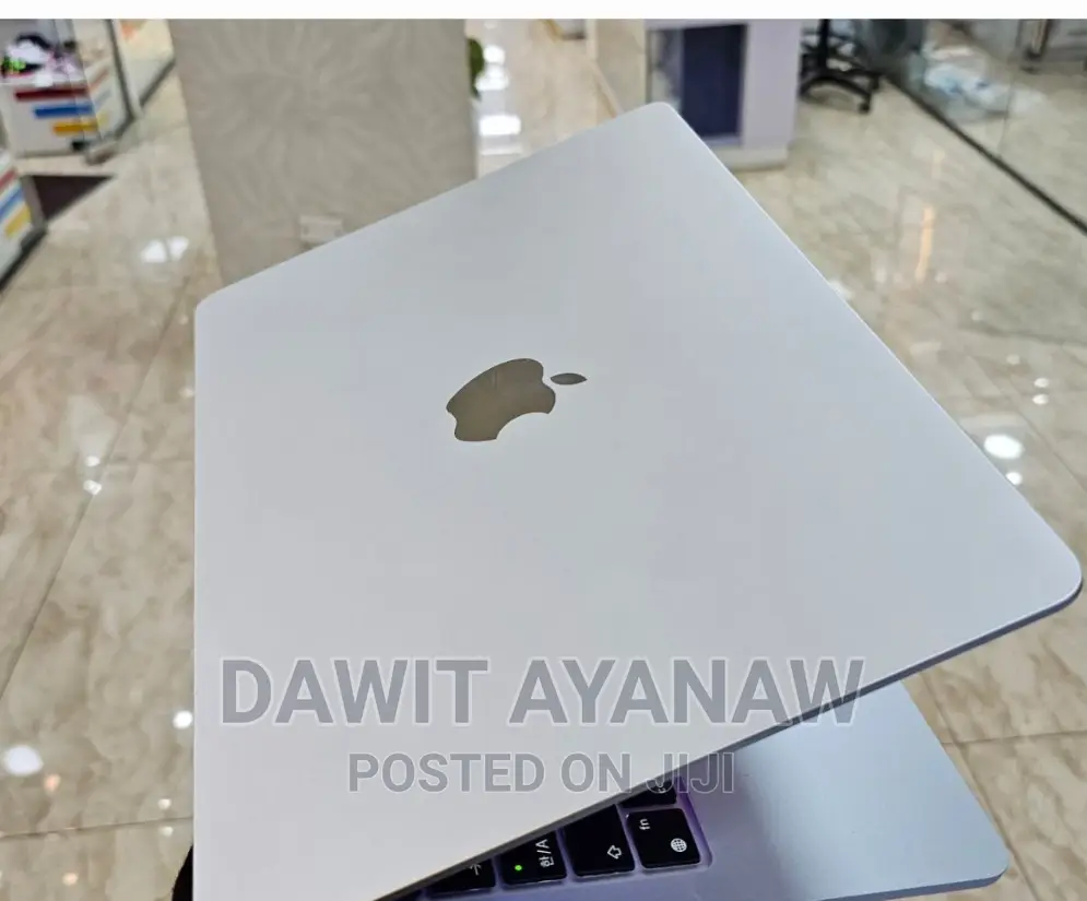 New Laptop Apple MacBook Air 2022 M2 8GB Apple M2 SSD 256GB