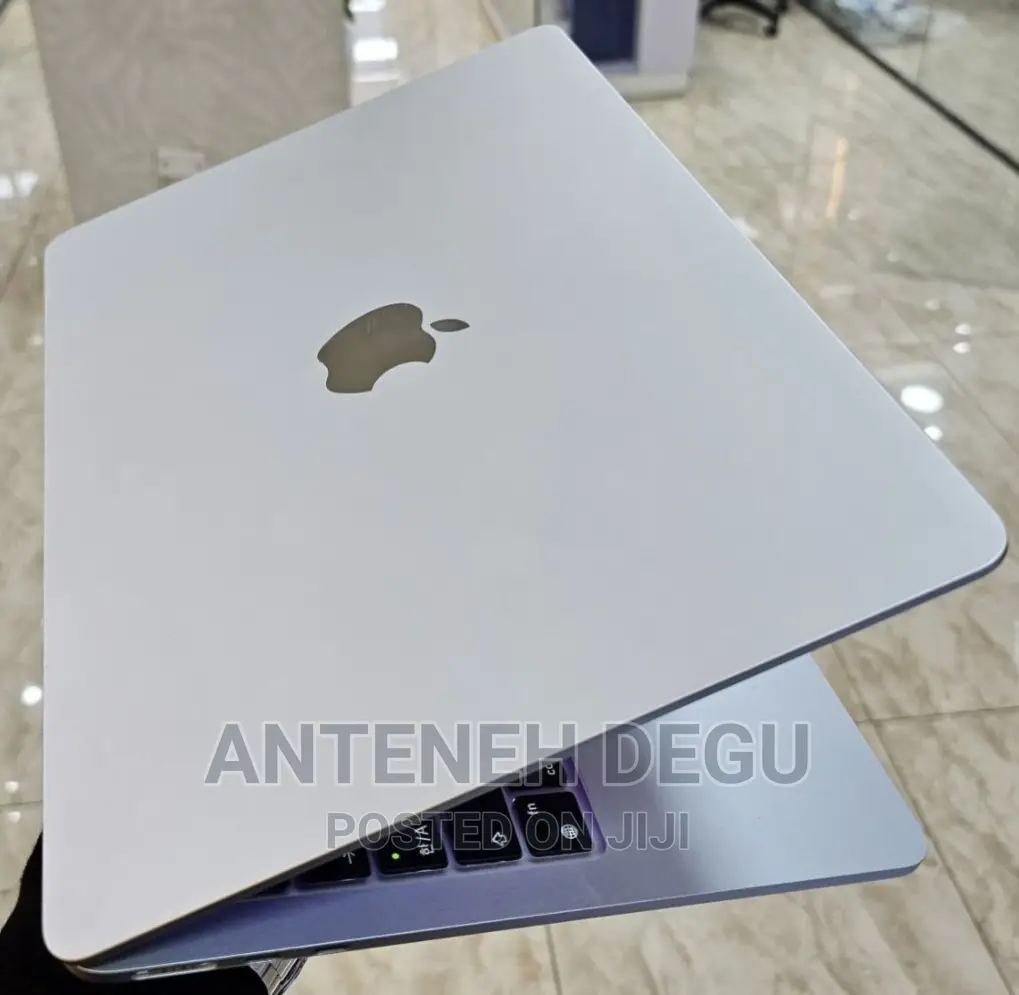 New Laptop Apple MacBook Air 2022 M2 8GB Apple M2 SSD 256GB