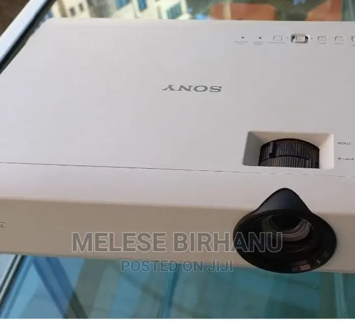 Sony VPL-Dx100 Projector