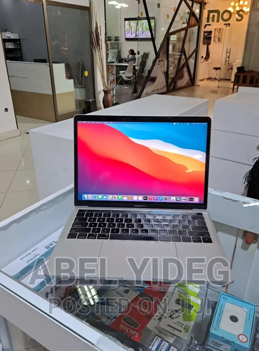 New Laptop Apple MacBook Pro 2019 8GB Intel Core I5 SSD 512GB