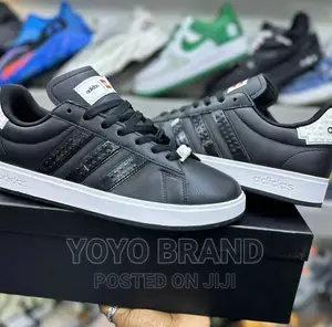 Photo - Adidas Orginal Faahion Shoes