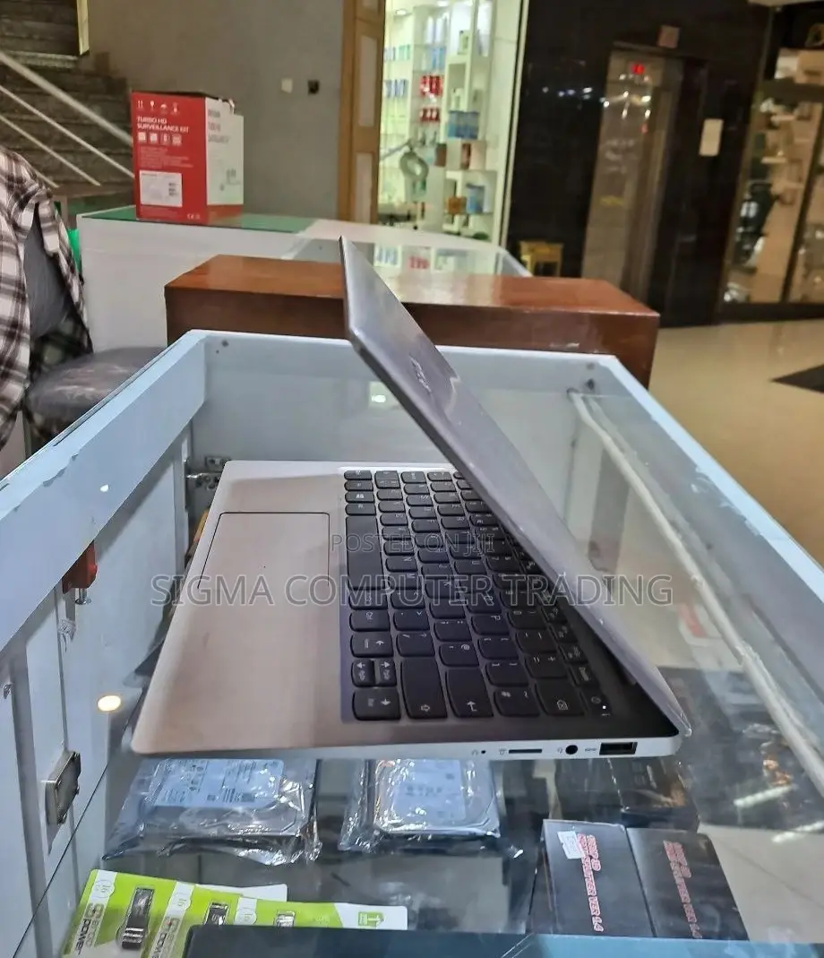 New Laptop Lenovo Ideapad 3 4GB Intel Core 2 Quad HDD 500GB