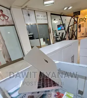 New Laptop Apple MacBook Pro 2019 8GB Intel Core I5 SSD 512GB