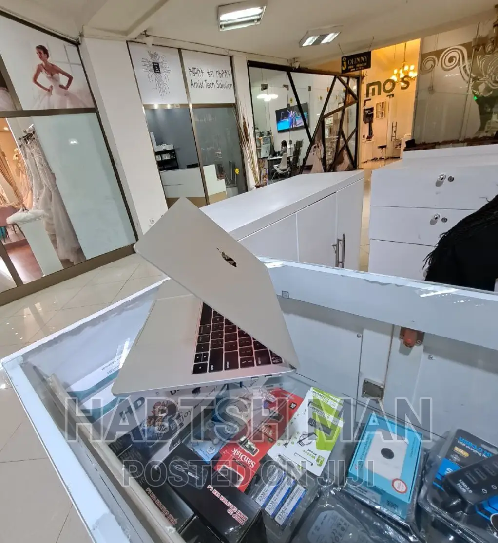 New Laptop Apple MacBook Pro 2019 8GB Intel Core I5 SSD 512GB