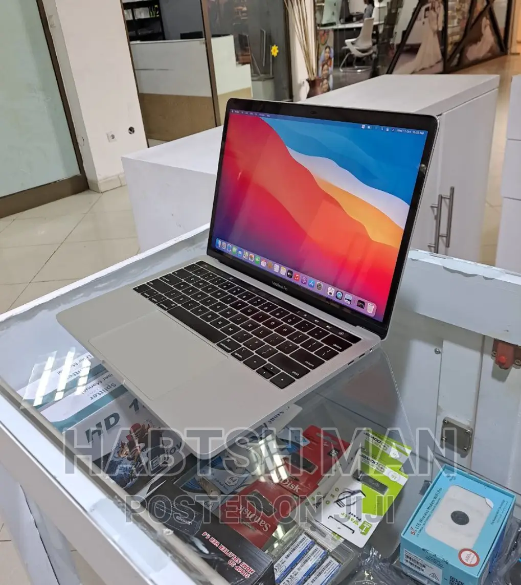 New Laptop Apple MacBook Pro 2019 8GB Intel Core I5 SSD 512GB