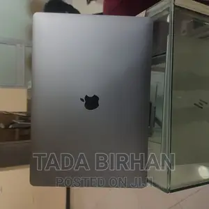 New Laptop Apple MacBook Pro 2017 16GB Intel Core I7 SSD 512GB