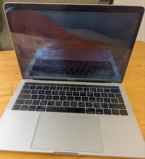 New Laptop Apple MacBook Pro 2019 8GB Intel Core i5 SSD 256GB