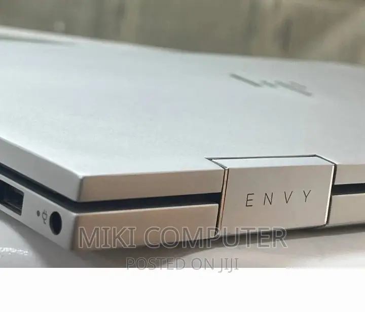 New Laptop HP Envy X360 8GB Intel Core I5 SSD 512GB