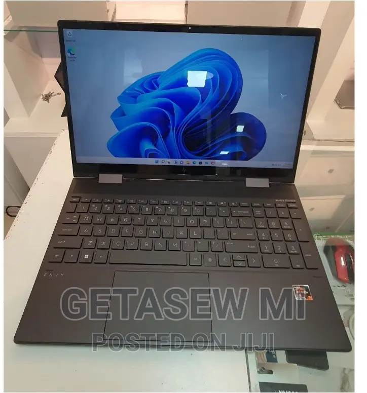 New Laptop HP Envy X360 8GB AMD Ryzen 7 SSD 512GB