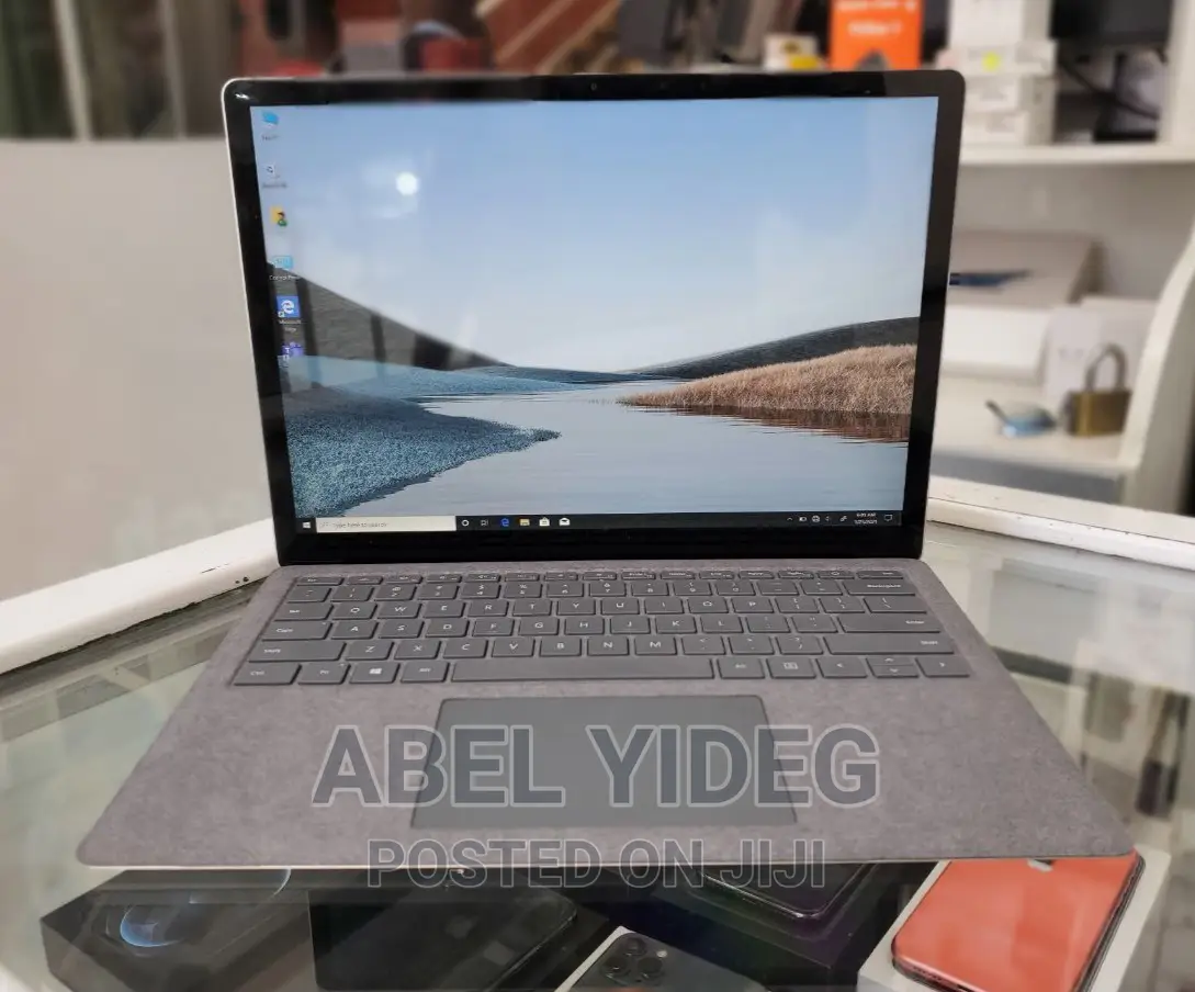 New Laptop Microsoft 8GB Intel Core i7 SSD 256GB