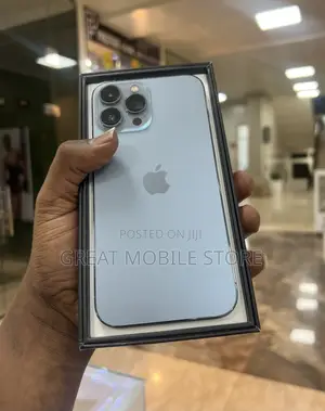 Photo - Apple iPhone 13 Pro Max 128 GB Blue