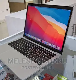 New Laptop Apple MacBook Pro 2019 8GB Intel Core I7 SSD 512GB