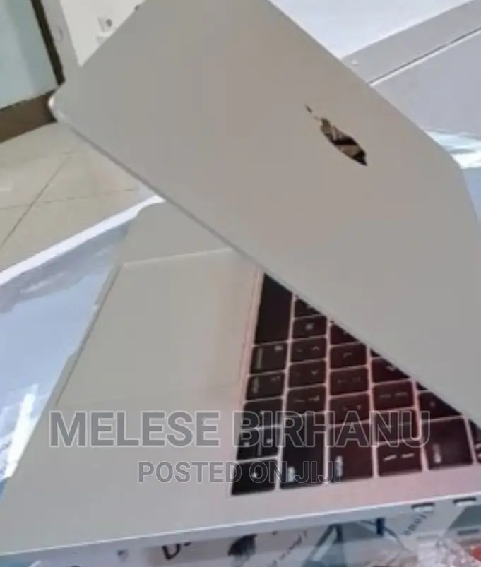 New Laptop Apple MacBook Pro 2019 8GB Intel Core I7 SSD 512GB